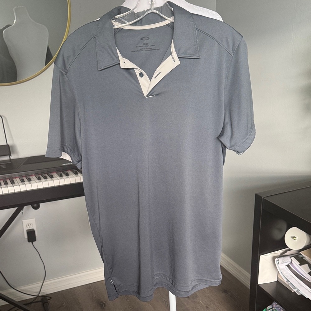 Oakley men’s grey Polo Shirt